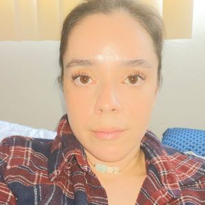 Meet your Posher, Valeria